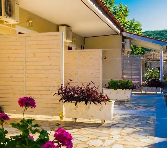 Nefeli アパート *